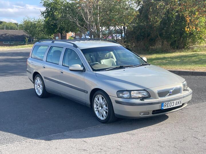Volvo V70 2.4 D5 SE 5dr