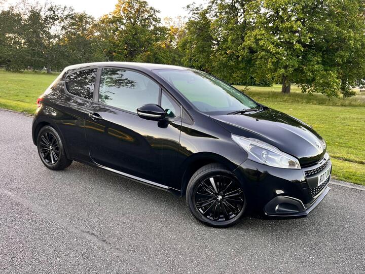 Peugeot 208 1.2 PureTech Black Edition Euro 6 3dr