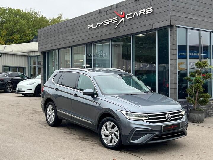 Volkswagen TIGUAN ALLSPACE 2.0 TDI Life DSG Euro 6 (s/s) 5dr Volkswagen TIGUAN ALLSPACE 2.0 TDI Life DSG Euro 6 (s/s) 5dr