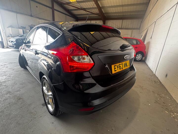 Ford Focus 1.6 TDCi Titanium X Euro 5 (s/s) 5dr