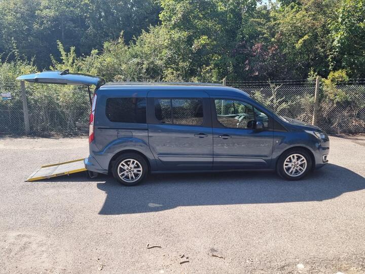 Ford GRAND TOURNEO CONNECT 1.5 EcoBlue Titanium Auto Euro 6 (s/s) 5dr