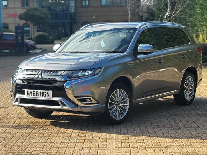Mitsubishi Outlander 2.4h TwinMotor 13.8kWh 4h CVT 4WD Euro 6 (s/s) 5dr
