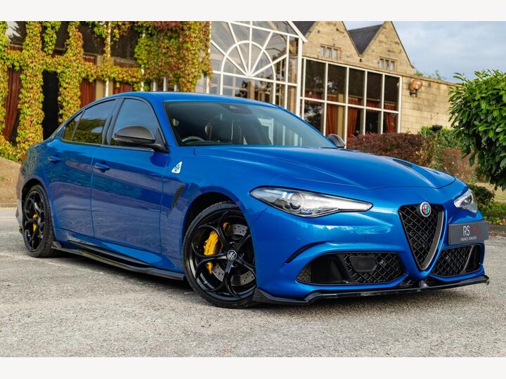 Alfa Romeo Giulia 2.9 V6 Bi-Turbo Quadrifoglio Auto Euro 6 (s/s) 4dr Alfa Romeo Giulia 2.9 V6 Bi-Turbo Quadrifoglio Auto Euro 6 (s/s) 4dr