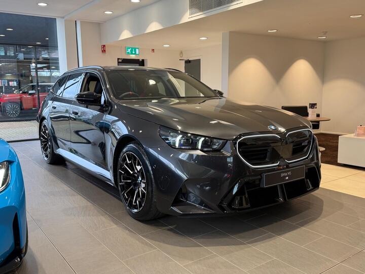 BMW M5 4.4 22.1kWh Touring Steptronic XDrive Euro 6 (s/s) 5dr