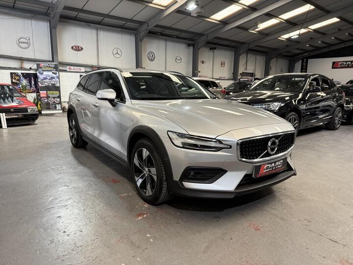 Volvo V60 CROSS COUNTRY 2.0 B4 MHEV Auto AWD Euro 6 (s/s) 5dr