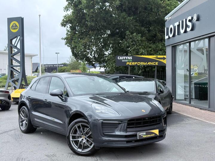 Porsche Macan 2.0T PDK 4WD Euro 6 (s/s) 5dr Porsche Macan 2.0T PDK 4WD Euro 6 (s/s) 5dr