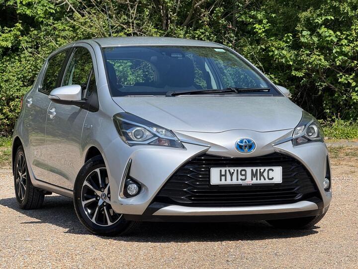 Toyota Yaris 1.5 VVT-h Icon Tech E-CVT Euro 6 (s/s) 5dr
