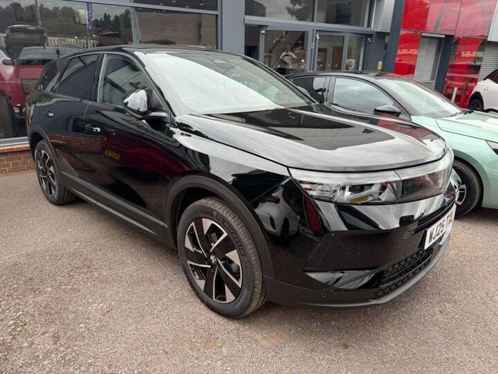 Vauxhall Grandland 1.2 Hybrid [136] Ultimate 5dr E-DCT6 [Pan Roof]