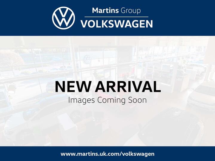 Volkswagen Golf 2.0 TDI R-Line DSG Euro 6 (s/s) 5dr Volkswagen Golf 2.0 TDI R-Line DSG Euro 6 (s/s) 5dr