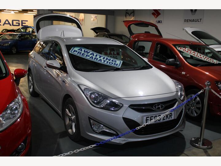Hyundai I40 1.7 CRDi Blue Drive Active Euro 5 (s/s) 5dr Hyundai I40 1.7 CRDi Blue Drive Active Euro 5 (s/s) 5dr