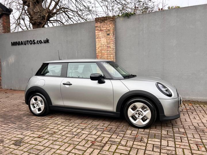 MINI Cooper 1.5C Classic Steptronic Euro 6 (s/s) 3dr