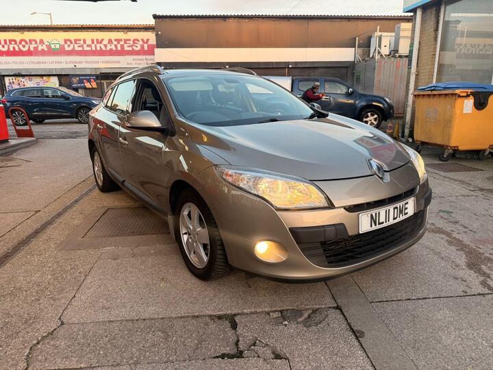 Renault Megane 1.9 DCi Dynamique TomTom Sport Tourer Euro 5 5dr