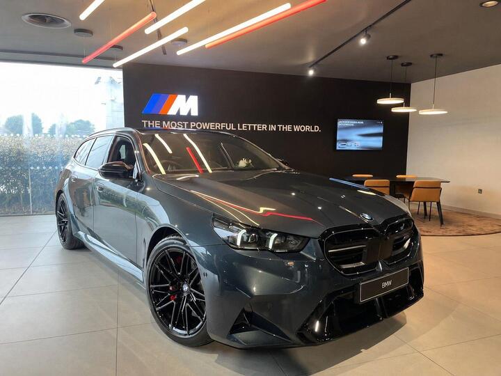 BMW M5 4.4 22.1kWh Touring Steptronic XDrive Euro 6 (s/s) 5dr