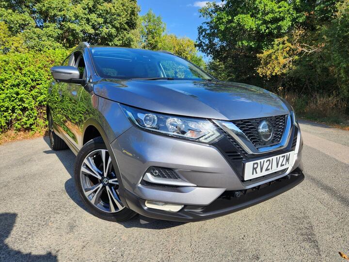 Nissan Qashqai 1.3 DIG-T N-Connecta Euro 6 (s/s) 5dr