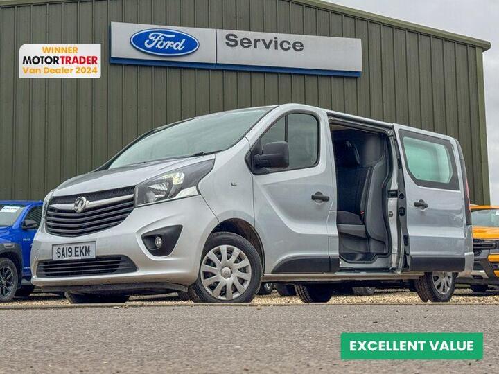 Vauxhall Vivaro 1.6 CDTi 2900 BiTurbo EcoTEC Sportive Crew Van L2 H1 Euro 6 (s/s) 5dr (6 Seat) Vauxhall Vivaro 1.6 CDTi 2900 BiTurbo EcoTEC Sportive Crew Van L2 H1 Euro 6 (s/s) 5dr (6 Seat)