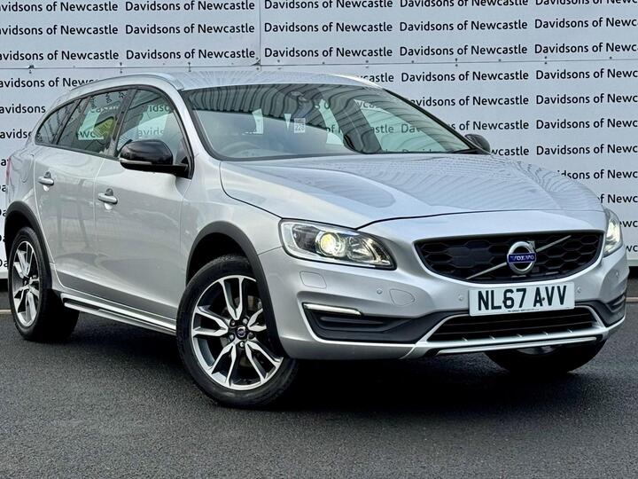 Volvo V60 Cross Country 2.0 D4 Lux Nav Auto Euro 6 (s/s) 5dr