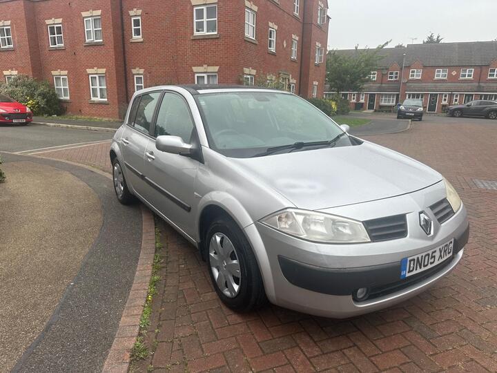 Renault Megane 1.4 16v Oasis 5dr