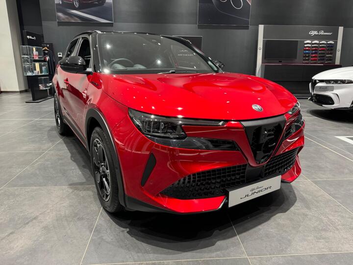 Alfa Romeo Junior 54kWh Elettrica Speciale Auto 5dr