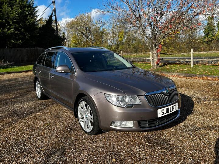 Skoda Superb 1.8 TSI Elegance DSG Euro 5 5dr Skoda Superb 1.8 TSI Elegance DSG Euro 5 5dr