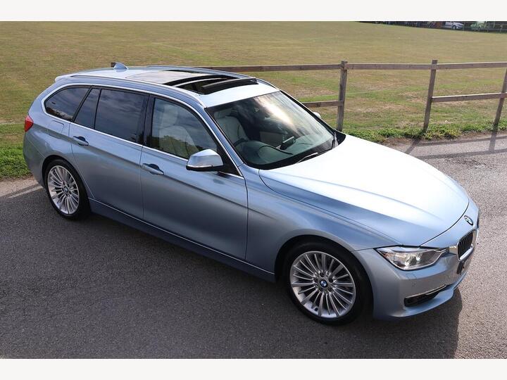 BMW 3 Series 3.0 330d Luxury Touring Auto XDrive Euro 5 (s/s) 5dr