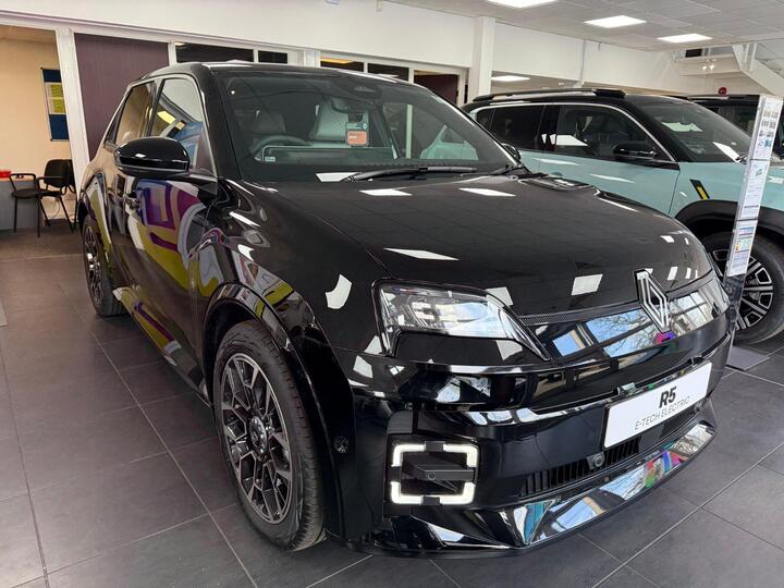 Renault 5 E-Tech Electric Comfort Range 52kWh Roland Garros+ Auto 5dr