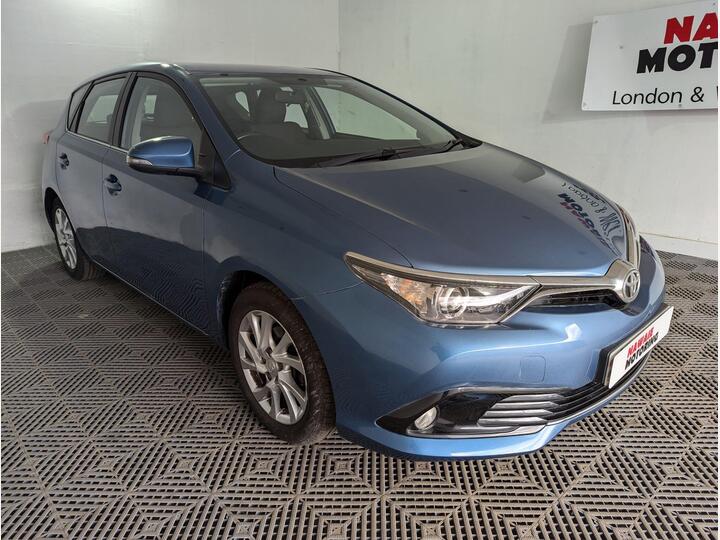 Toyota Auris 1.2 VVT-i Icon Euro 6 (s/s) 5dr Toyota Auris 1.2 VVT-i Icon Euro 6 (s/s) 5dr