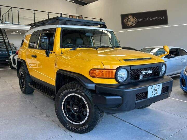 Toyota FJ CRUISER A-TRAC 4.0 4WD 5DR V6 HUGE SPEC ROOF RACK