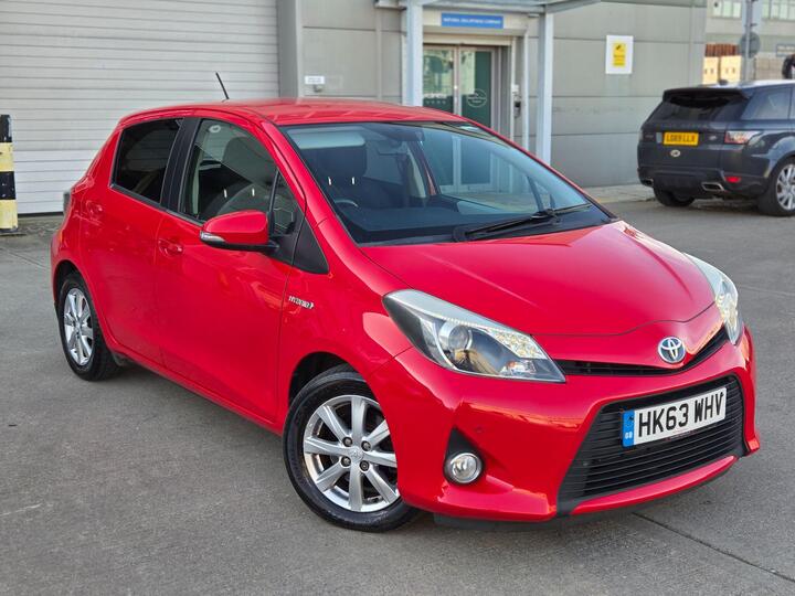 Toyota Yaris 1.5 VVT-h Icon Plus CVT Euro 5 5dr