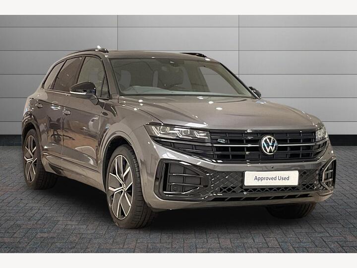 Volkswagen Touareg 3.0 TDI V6 Black Edition Tiptronic 4Motion Euro 6 (s/s) 5dr Volkswagen Touareg 3.0 TDI V6 Black Edition Tiptronic 4Motion Euro 6 (s/s) 5dr