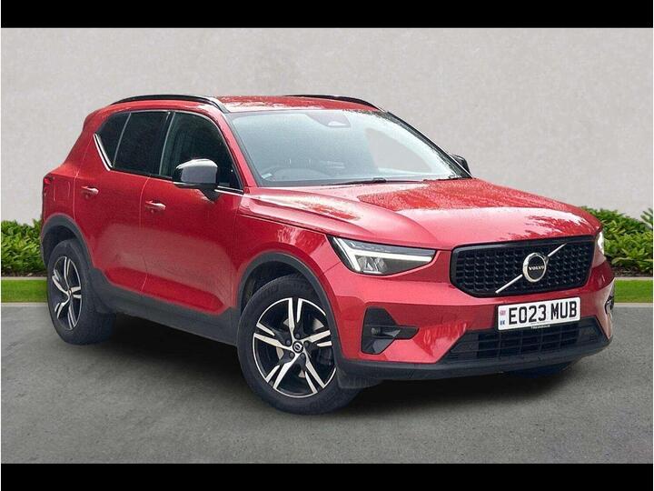 Volvo XC40 2.0 B3 MHEV Plus Dark DCT Auto Euro 6 (s/s) 5dr