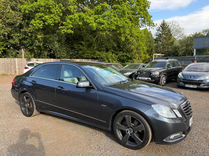 Mercedes-Benz E Class 3.0 E350 CDI V6 BlueEfficiency Avantgarde G-Tronic Euro 5 4dr