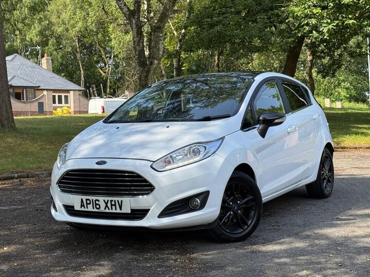Ford Fiesta 1.25 Zetec White Edition Euro 6 5dr