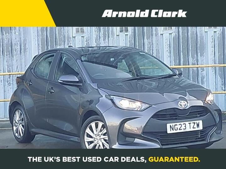 Toyota Yaris 1.5 VVT-h Icon E-CVT Euro 6 (s/s) 5dr Toyota Yaris 1.5 VVT-h Icon E-CVT Euro 6 (s/s) 5dr