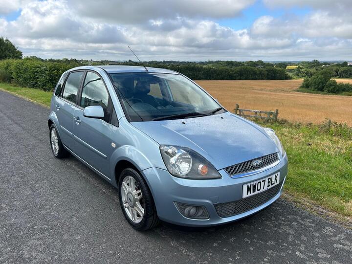 Ford Fiesta 1.4 Ghia 5dr