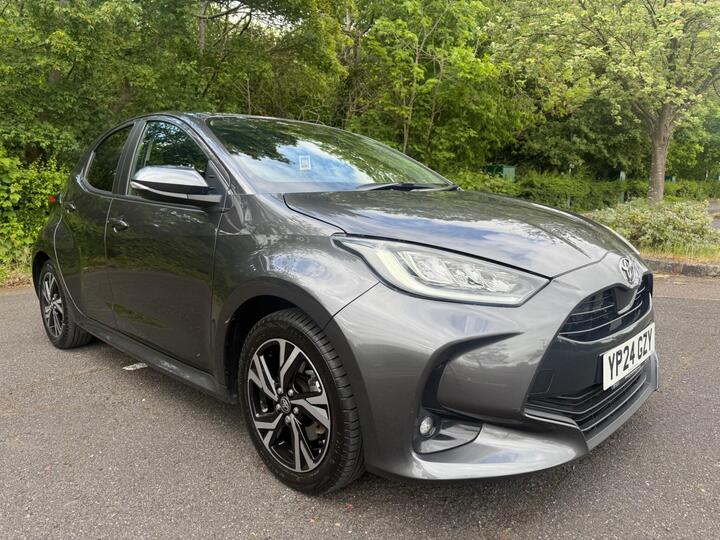 Toyota Yaris 1.5 VVT-h Design E-CVT Euro 6 (s/s) 5dr