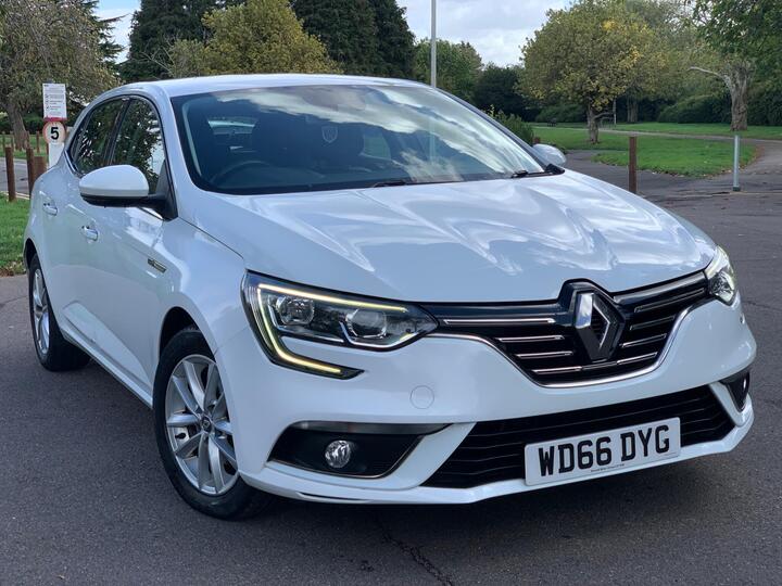 Renault Megane 1.2 TCe Dynamique Nav Euro 6 (s/s) 5dr Renault Megane 1.2 TCe Dynamique Nav Euro 6 (s/s) 5dr