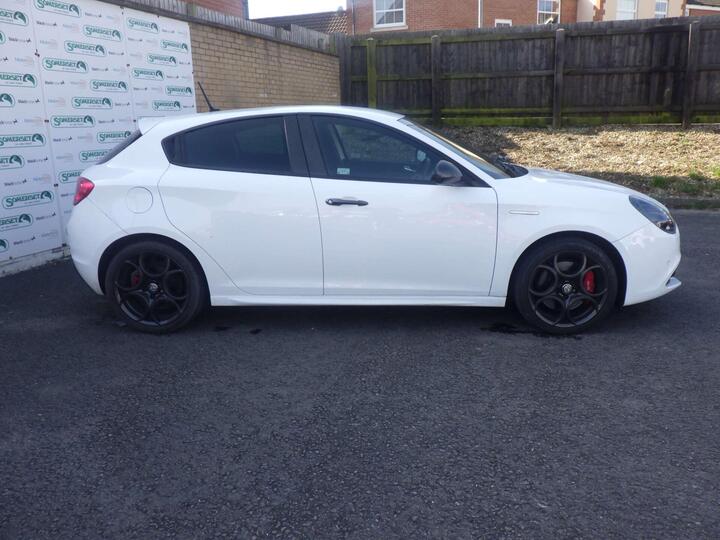 Alfa Romeo GIULIETTA 1.4 TB MultiAir Speciale Euro 6 (s/s) 5dr Alfa Romeo GIULIETTA 1.4 TB MultiAir Speciale Euro 6 (s/s) 5dr