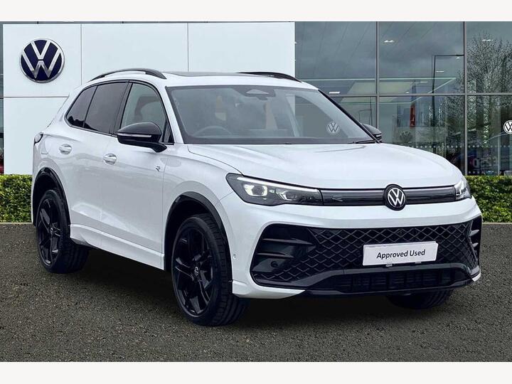 Volkswagen Tiguan 2.0 TSI Black Edition DSG 4Motion Euro 6 (s/s) 5dr Volkswagen Tiguan 2.0 TSI Black Edition DSG 4Motion Euro 6 (s/s) 5dr