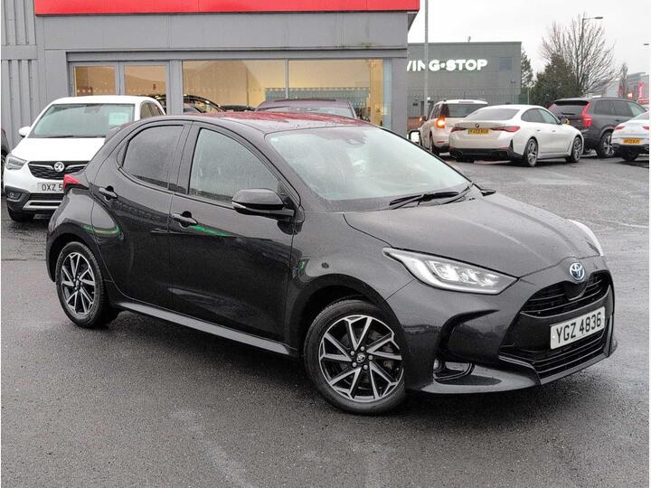 Toyota Yaris 1.5 VVT-h Design E-CVT Euro 6 (s/s) 5dr