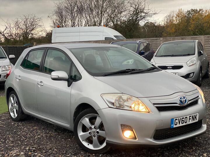 Toyota Auris 1.8 VVT-h T Spirit CVT Euro 5 (s/s) 5dr Toyota Auris 1.8 VVT-h T Spirit CVT Euro 5 (s/s) 5dr