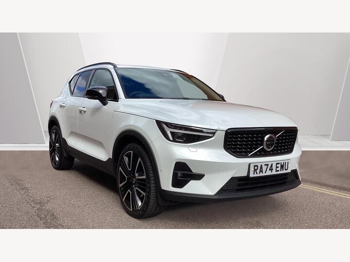 Volvo XC40 2.0 B3 MHEV Ultra Dark DCT Auto Euro 6 (s/s) 5dr