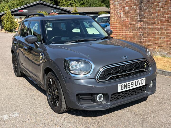 MINI Countryman 1.5 10kWh Cooper SE Classic Auto ALL4 Euro 6 (s/s) 5dr