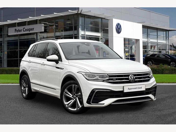 Volkswagen Tiguan 1.5 TSI R-Line Edition DSG Euro 6 (s/s) 5dr Volkswagen Tiguan 1.5 TSI R-Line Edition DSG Euro 6 (s/s) 5dr