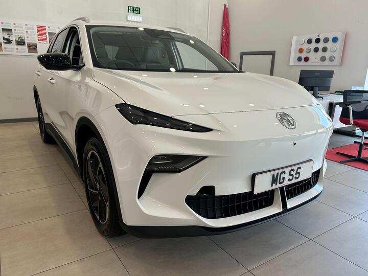 MG MGS5 64kWh Trophy Long Range Auto 5dr