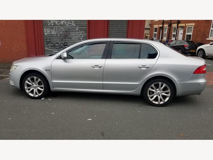 Skoda Superb 2.0 TDI SE Euro 4 5dr