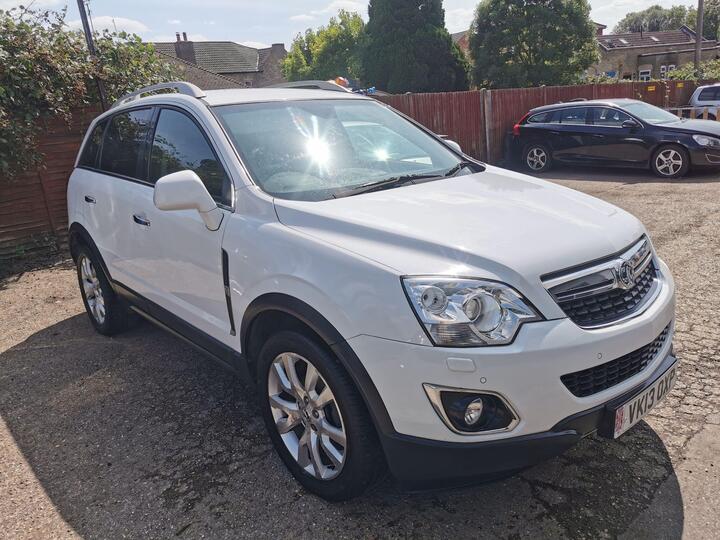 Vauxhall Antara 2.2 CDTi SE 4WD Euro 5 (s/s) 5dr (SNav) Vauxhall Antara 2.2 CDTi SE 4WD Euro 5 (s/s) 5dr (SNav)