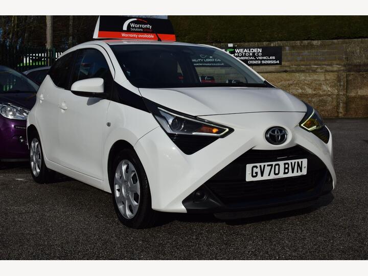 Toyota AYGO 1.0 VVT-i X-play Euro 6 5dr (Safety Sense) Toyota AYGO 1.0 VVT-i X-play Euro 6 5dr (Safety Sense)