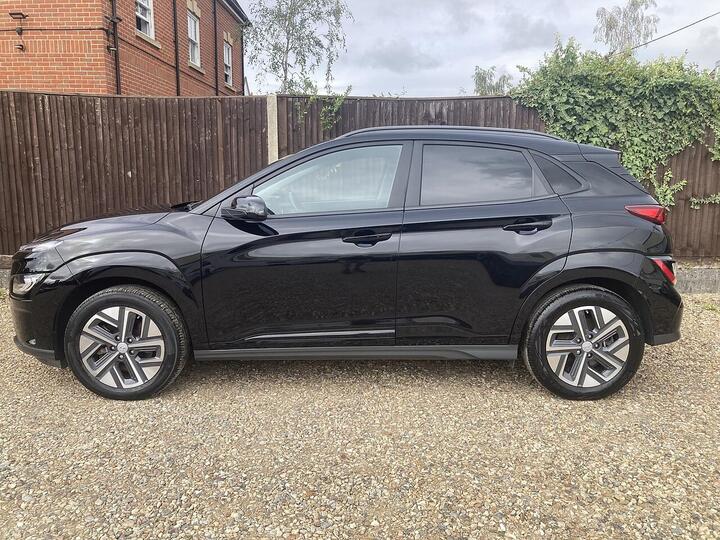 Hyundai KONA 39kWh Premium Auto 5dr (10.5kW Charger)