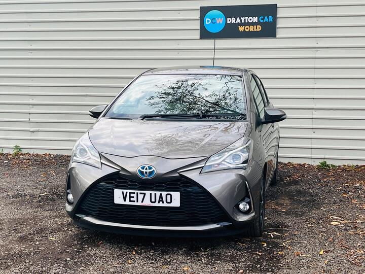 Toyota Yaris 1.5 VVT-h Design E-CVT Euro 6 (s/s) 5dr Toyota Yaris 1.5 VVT-h Design E-CVT Euro 6 (s/s) 5dr