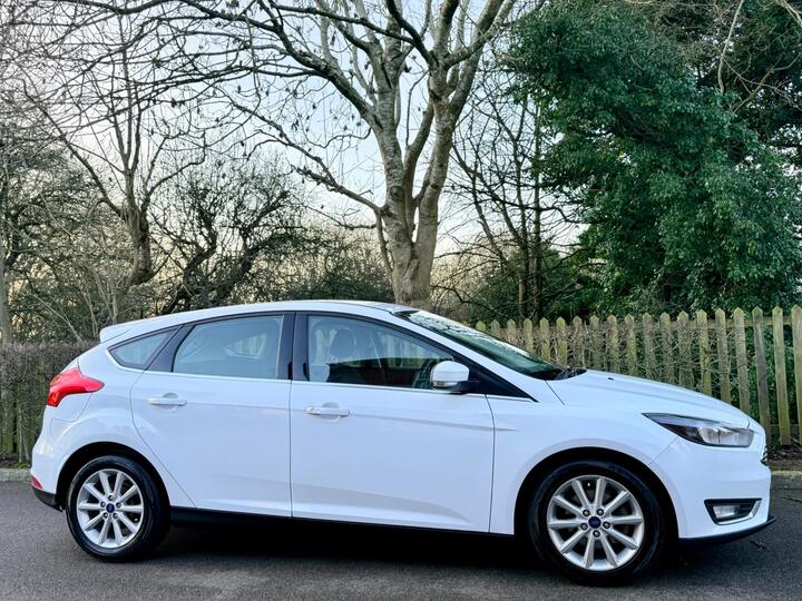 Ford Focus 1.0T EcoBoost Titanium Euro 6 (s/s) 5dr